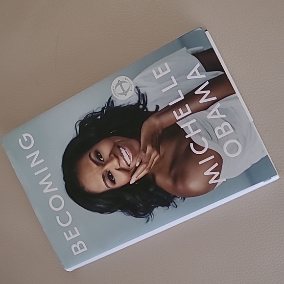 "Becoming" by Michelle Obama Hard Cover EUC - Picture 8 of 9
